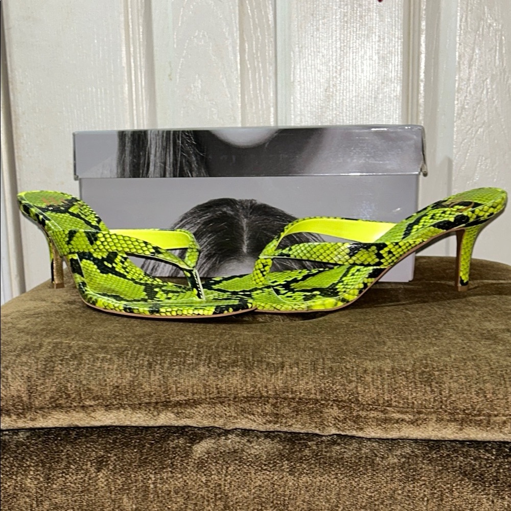 Jennifer Lopez JLO Inez Snakeskin Neon Citron Kitten Heel Sandals